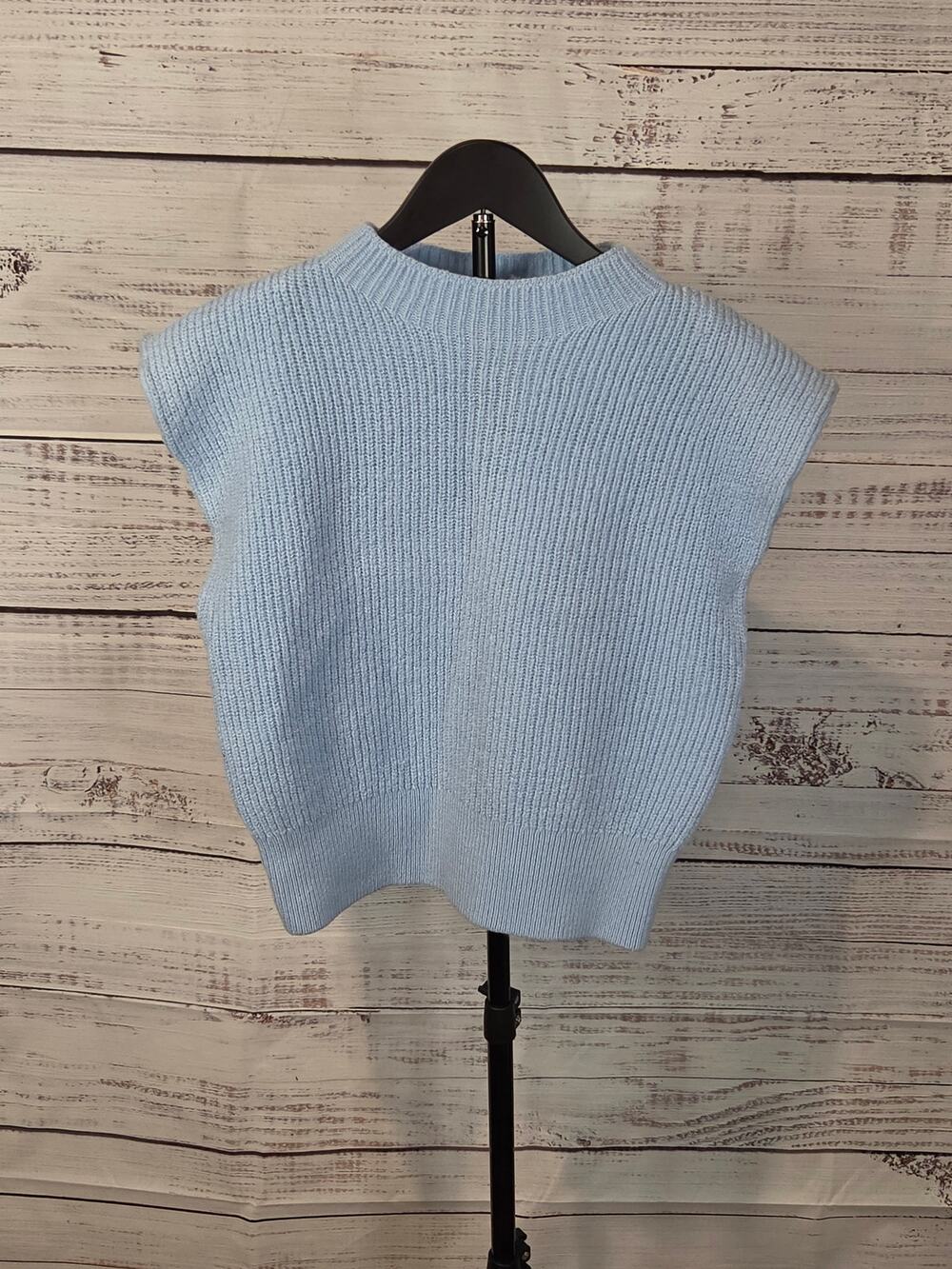Aritzia Babaton Knit Short Sleeve Sweater Vest Powder Blue Size M